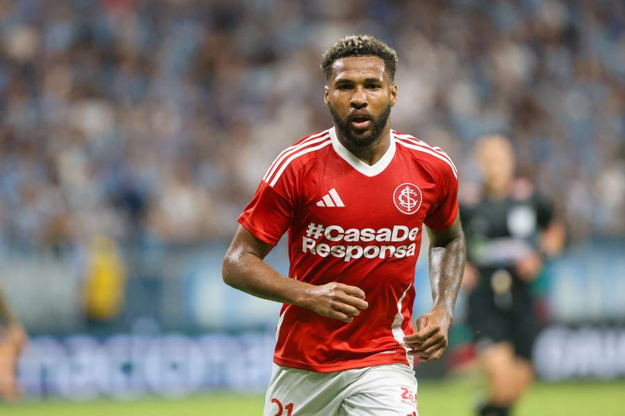 Wesley teve grande ocasião na primeira etapa, mas desperdiçou