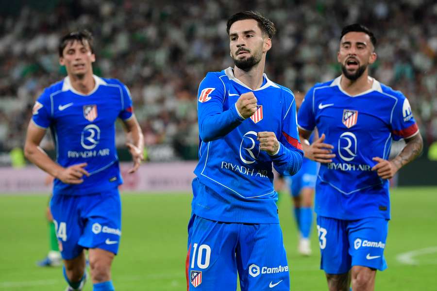 Álex Baena zvyšoval proti Betisu na 2:0 pro Atlético. Álex Baena zvyšoval proti Betisu na 2:0 pro Atlético.