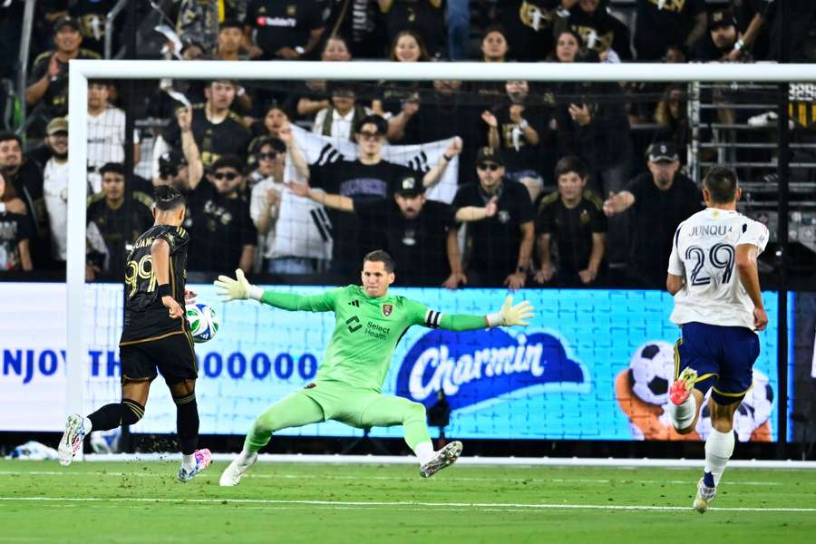 Bouanga de la LAFC intră în istoria MLS cu un hat-trick spectaculos în victoria de la Salt Lake