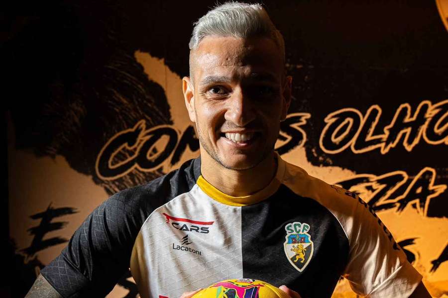 Rony Lopes oficializado no Farense