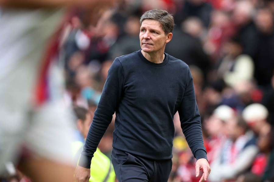 Crystal Palace boss Oliver Glasner hit with driving ban for speeding and fined £660 Crystal Palace boss Oliver Glasner hit with driving ban for speeding and fined £660