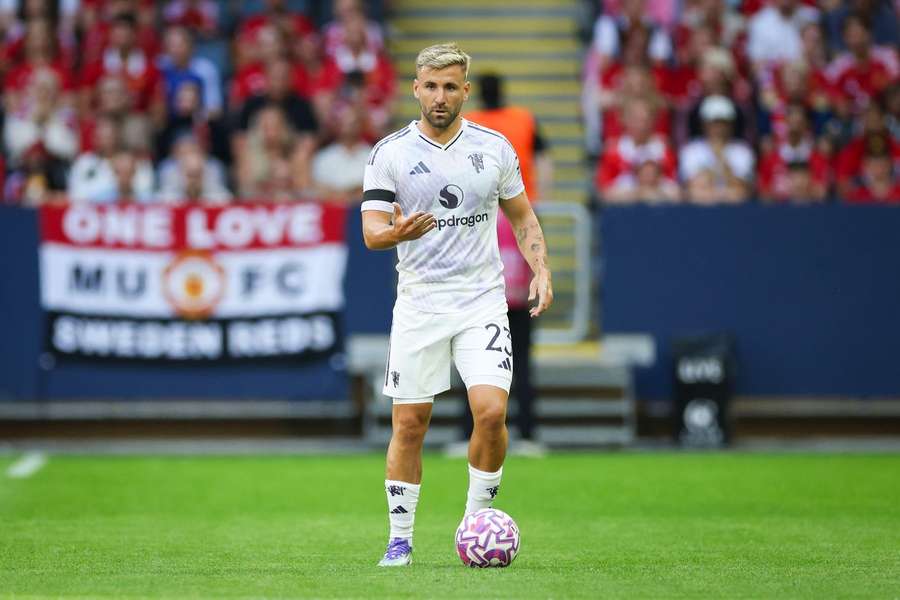 Shaw classifica o balneário do Man Utd de "tóxico" e "pouco saudável"