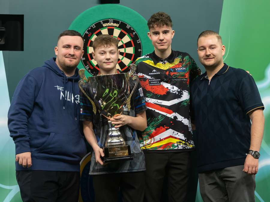 Luke Littler, Lex Paeshuyse, Daniel Stephenson und Dimitri Van den Bergh
