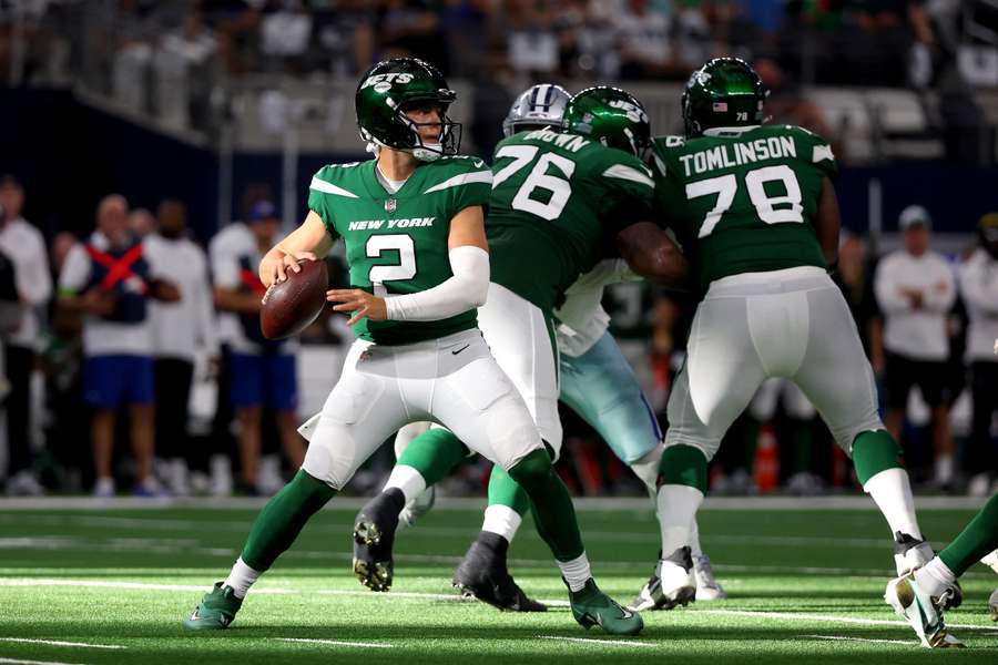 Zach Wilson in actie voor de New York Jets tegen de Dallas Cowboys