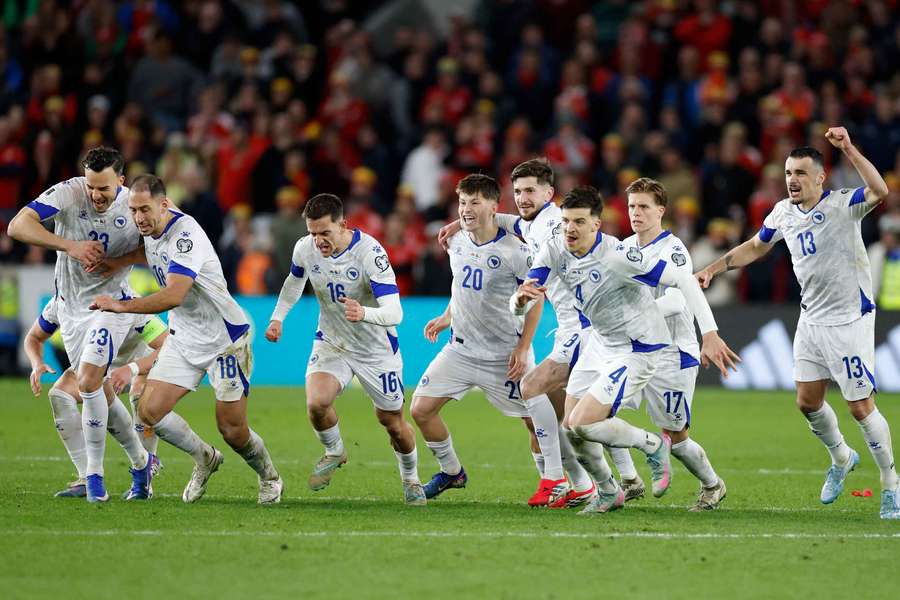 La Bosnia esulta dopo l'ultimo calcio di rigore