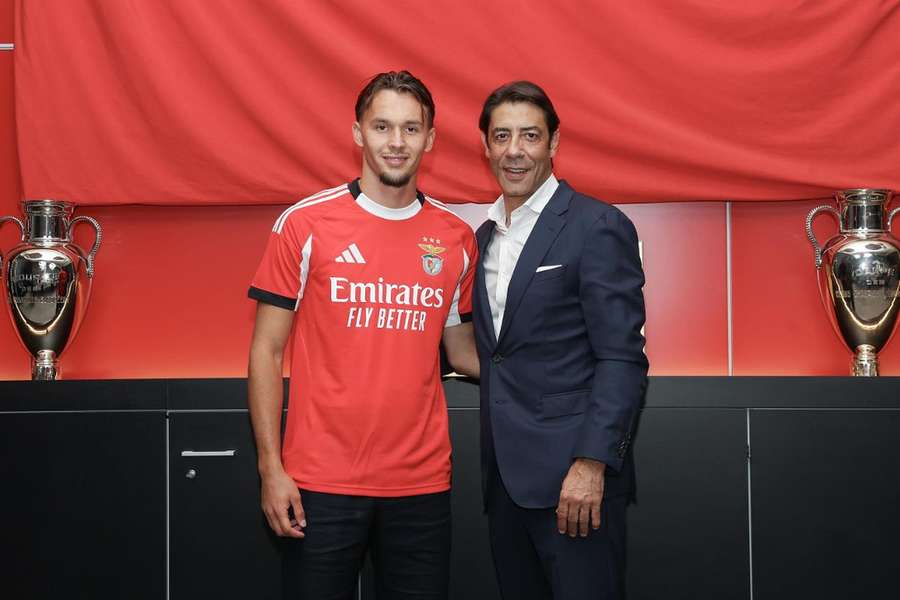 Dedic com o presidente do Benfica, Rui Costa