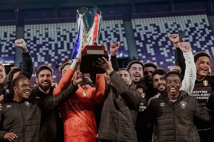 Estrela da Amadora vence Valladolid nos penáltis e conquista troféu particular