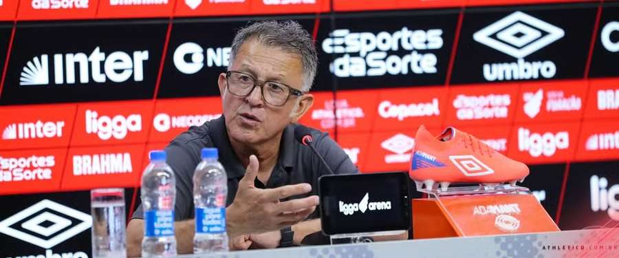 Osorio durou 12 jogos no comando do Athletico-PR