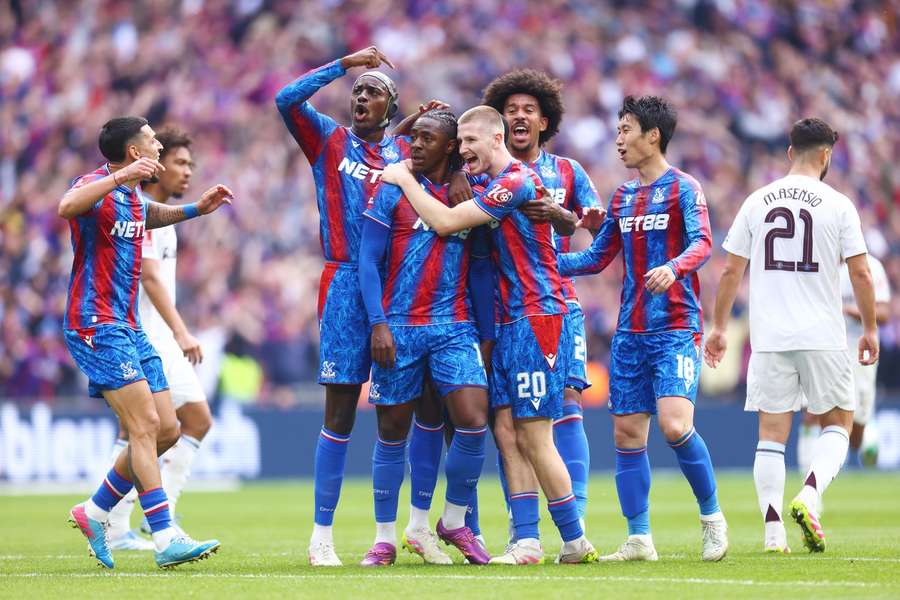 Ebereche Eze Crystal Palace celebrates scoring against Aston Villas in the semifinal Fa Cup 2024/25 Ebereche Eze Crystal Palace celebrates scoring against Aston Villas in the semifinal Fa Cup 2024/25