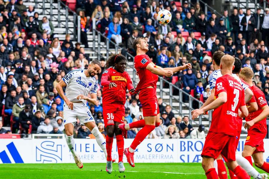 The FC Nordsjaelland defense clear the danger against FC Copenhagen