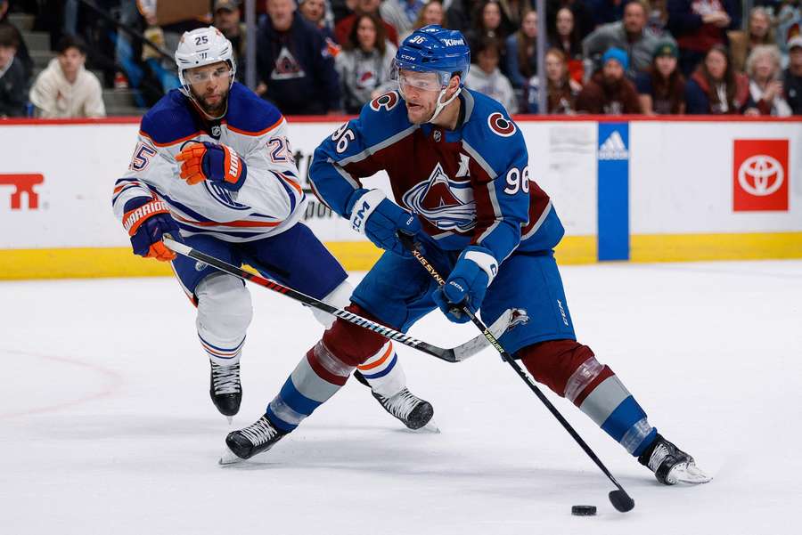 Avs come from behind to down Oilers in OT
