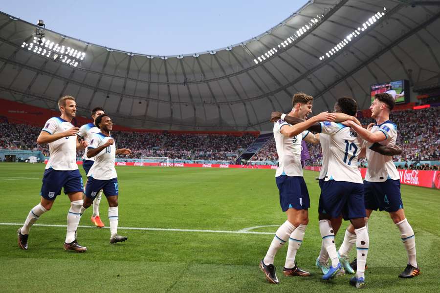 A Inglaterra tem de vencer os EUA e esperar que País de Gales e Irão empatem