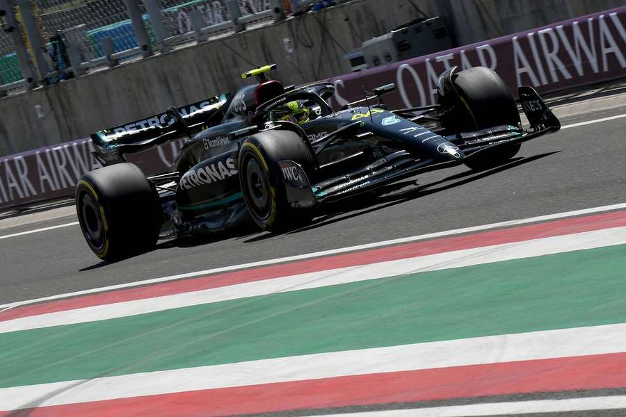 Hamilton teve um bom desempenho com o seu Mercedes Hamilton teve um bom desempenho com o seu Mercedes