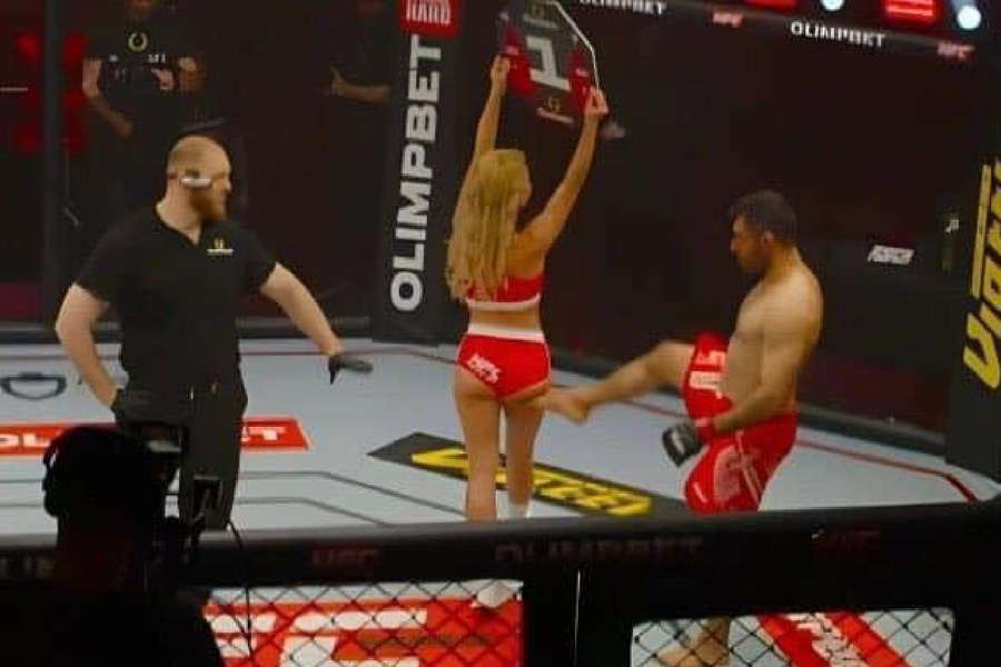Momento em que Ali Heibati chuta ring girl em evento na Rússia