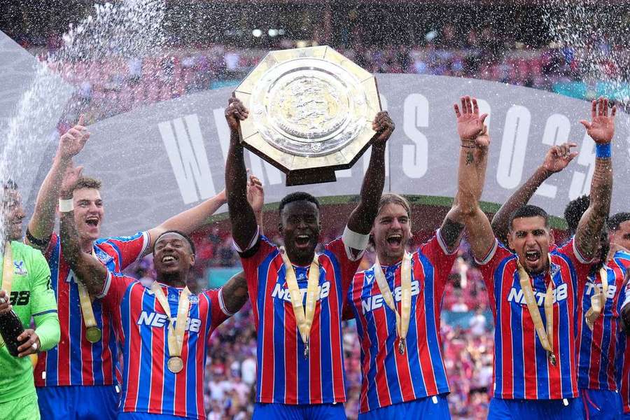 Crystal Palace câștigă primul trofeu al sezonului Crystal Palace câștigă primul trofeu al sezonului