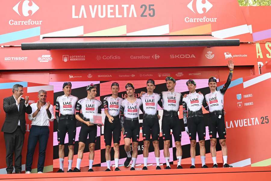 Ekipa UAE Team Emirates-XRG wygrała drużynową jazdę na czas podczas 5. etapu Vuelta a Espana