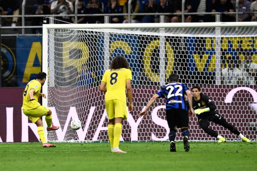 Pedro sigla il gol del 2-2 definitivo tra Inter e Lazio
