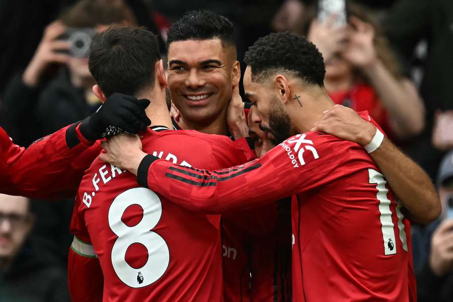 Casemiro e Matheus Cunha marcaram na vitória do Manchester United