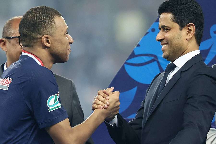 Mbappé și Al Khelaifi, zâmbind în trecut