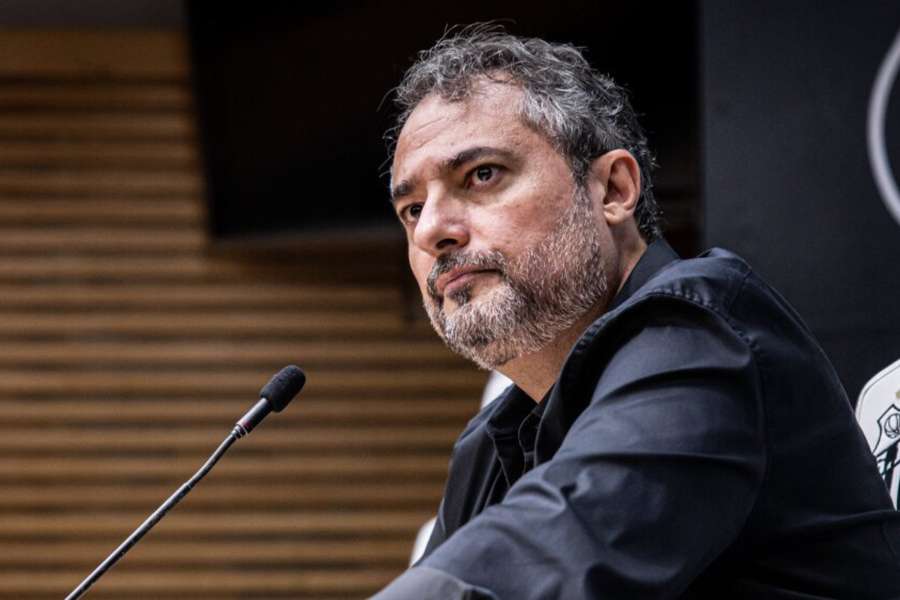 Alexandre Mattos abandonou coletiva após questionamento de jornalista