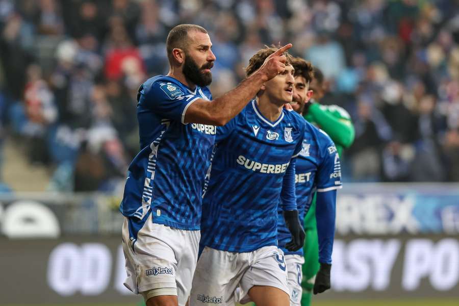 Niedziela z Ekstraklasą: Lech rozbija Radomiaka, czekamy na starcie Widzewa z Koroną