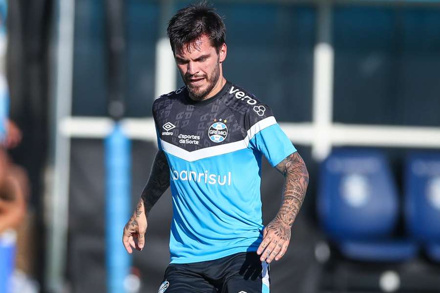 Nathan já treinou no CT do Grêmio nesta segunda-feira (10)