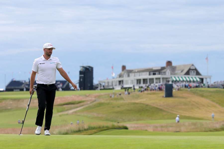 Clark has a two-shot lead at the US Open