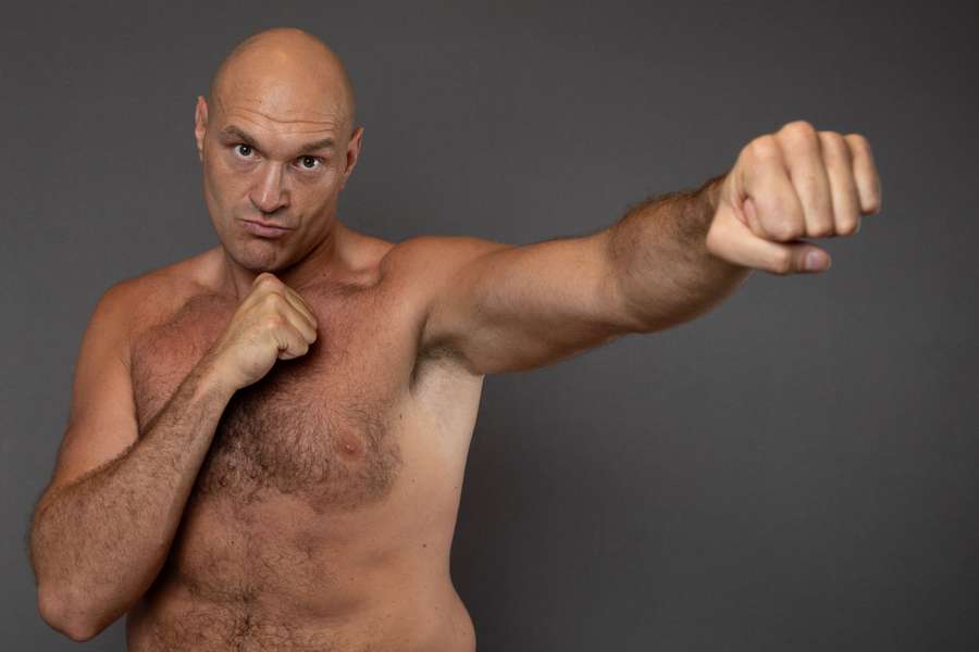 Tyson Fury posa antes do combate contra Oleksandr Usyk pelo título mundial indiscutível de pesos pesados