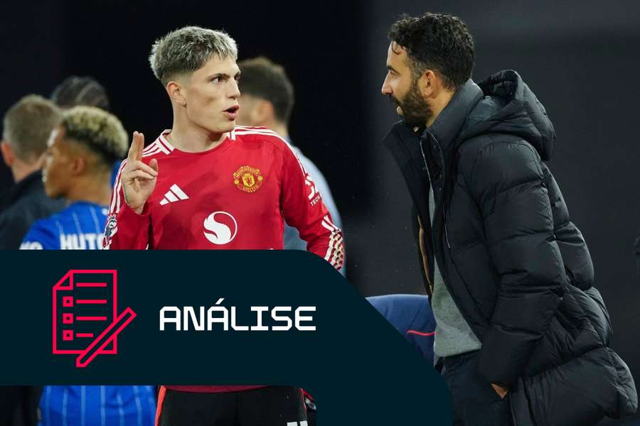 O treinador do Manchester United, Ruben Amorim, fala com Alejandro Garnacho durante o jogo contra o Ipswich Town