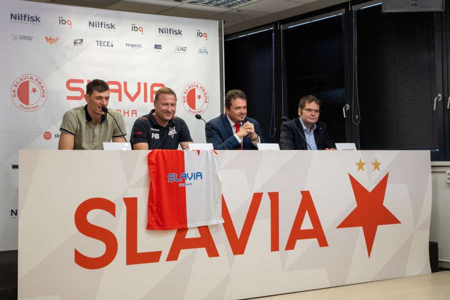 Basketbalová Slavia se vrací po 24 letech do první ligy.