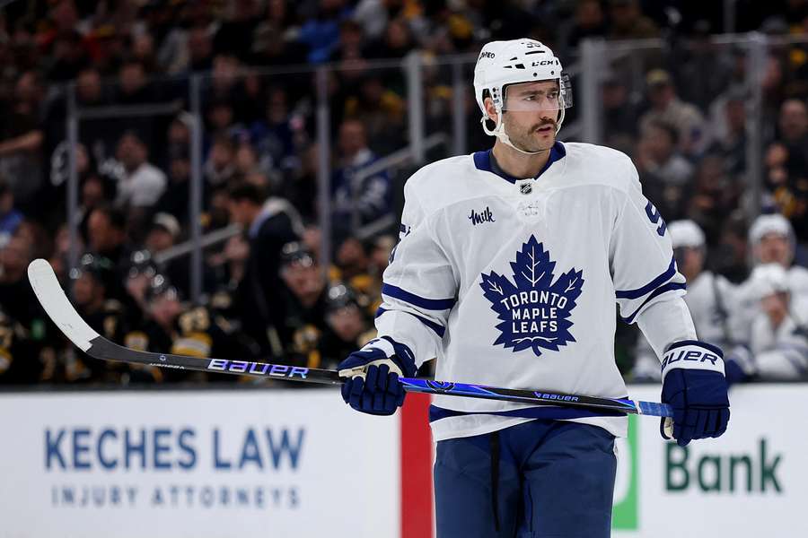 Nicolas Roy looks on during a game (2026)