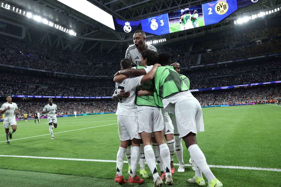 Mbappé celebra un gol en el Bernabéu