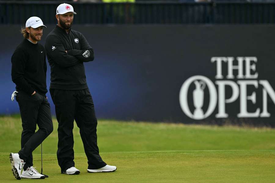 Jon Rahm, junto a Tommy Fleetwood, en la primera jornada del The Open Championship