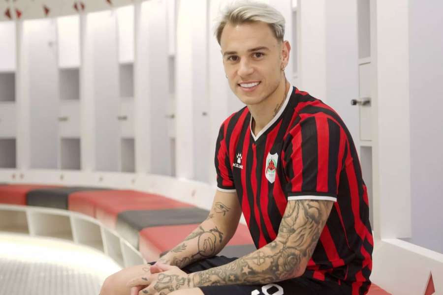 Róger Guedes cumpre segunda temporada no Al Rayyan