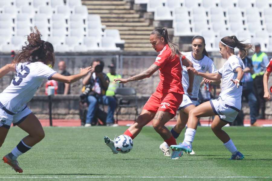 Nycole em ação na final da Taça