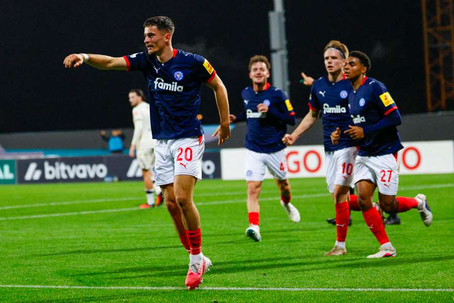Kaprálik oslavuje gól do siete Hoffenheimu.