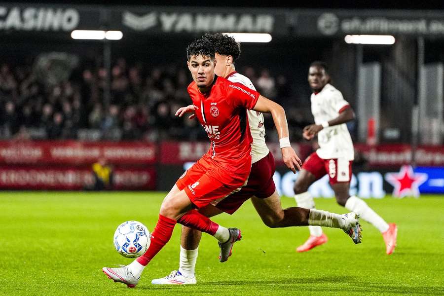 Anas Tahiri van Almere City tijdens Almere City-NEC.