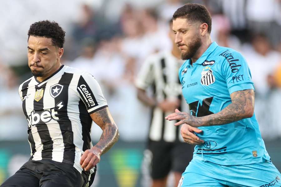 Botafogo e Santos se enfrentam neste domingo (26) pelo Brasileirão Botafogo e Santos se enfrentam neste domingo (26) pelo Brasileirão