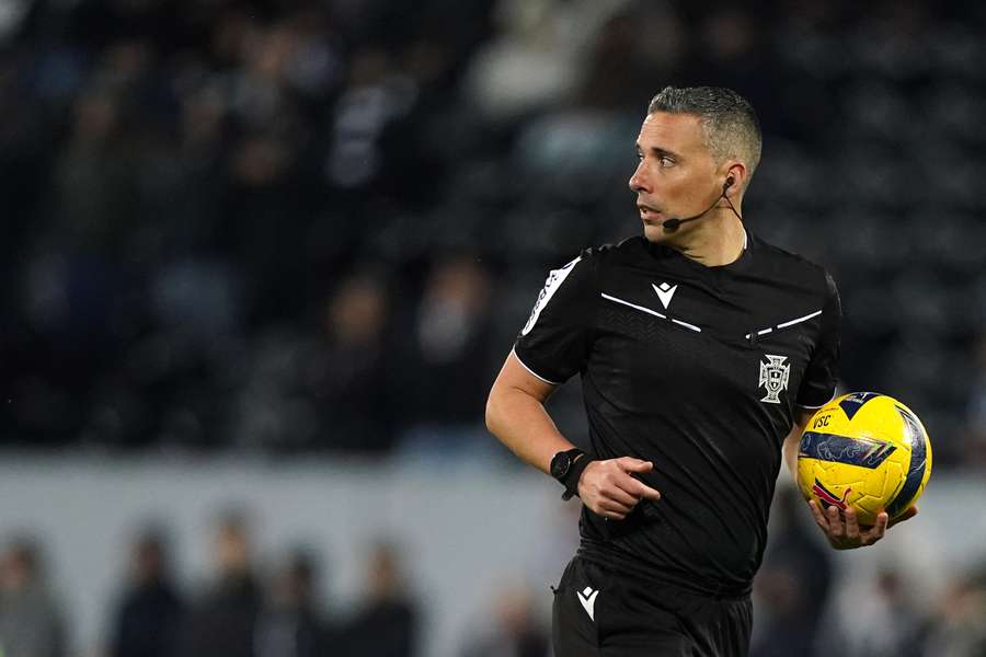 André Narciso apita o encontro dos quartos de final em Alvalade