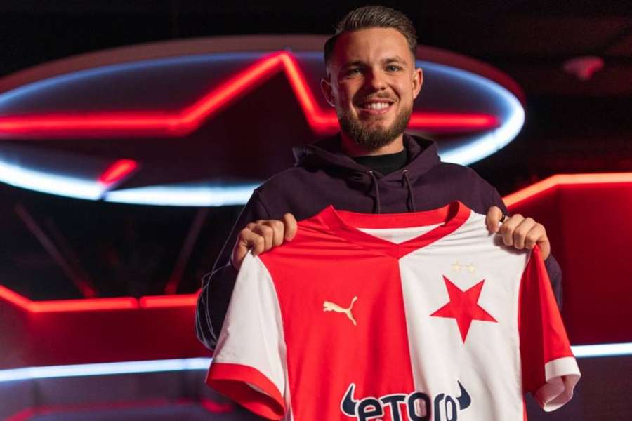 Vasil Kušej si na premiéru ve slávistickém dresu bude muset počkat.