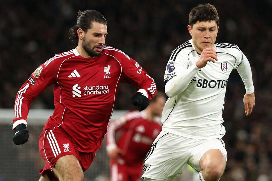 Liverpool e Fulham duelam em Anfield Road