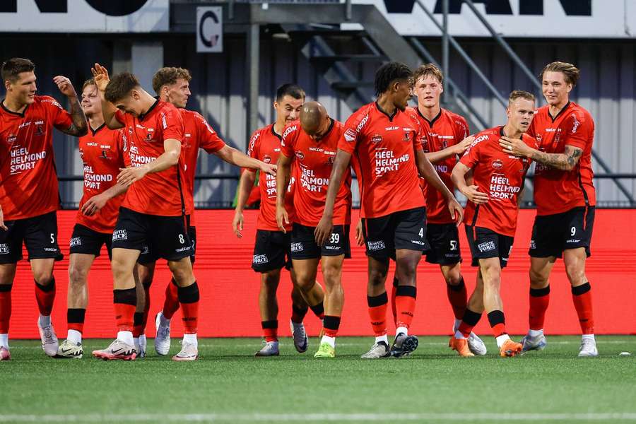 Helmond Sport staat bovenaan na de overwinning op De Graafschap