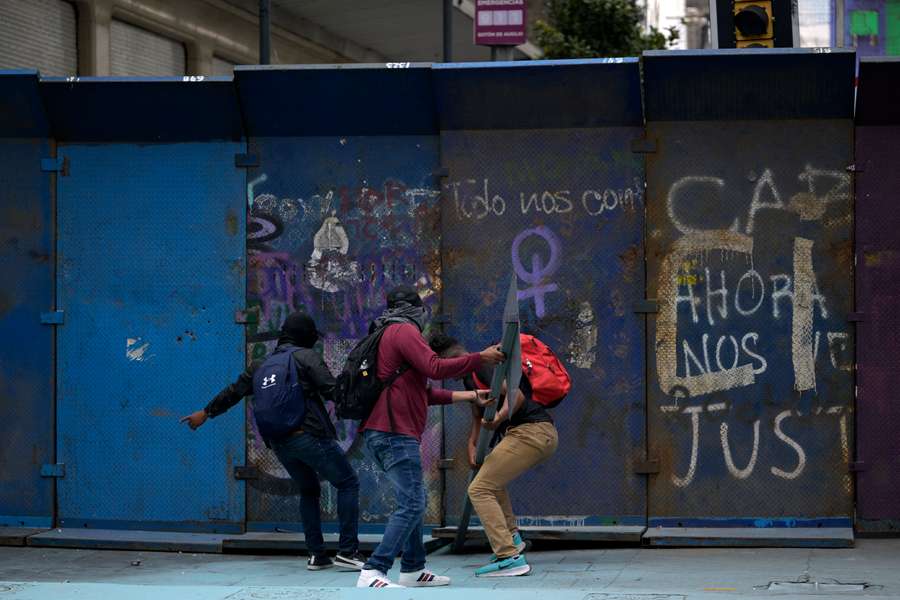 Die Lehrergewerkschaft CNTE hatte den Marsch organisiert Die Lehrergewerkschaft CNTE hatte den Marsch organisiert