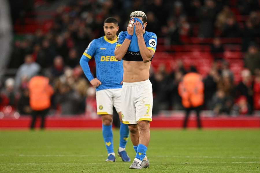 Wolves jsou i po 18. kole Premier League bez vítězství. Wolves jsou i po 18. kole Premier League bez vítězství.