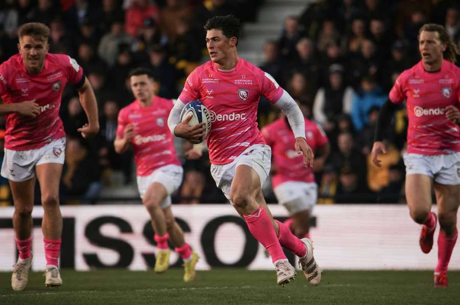 Gloucester's Argentinian Louis Rees-Zammit runs with the ball