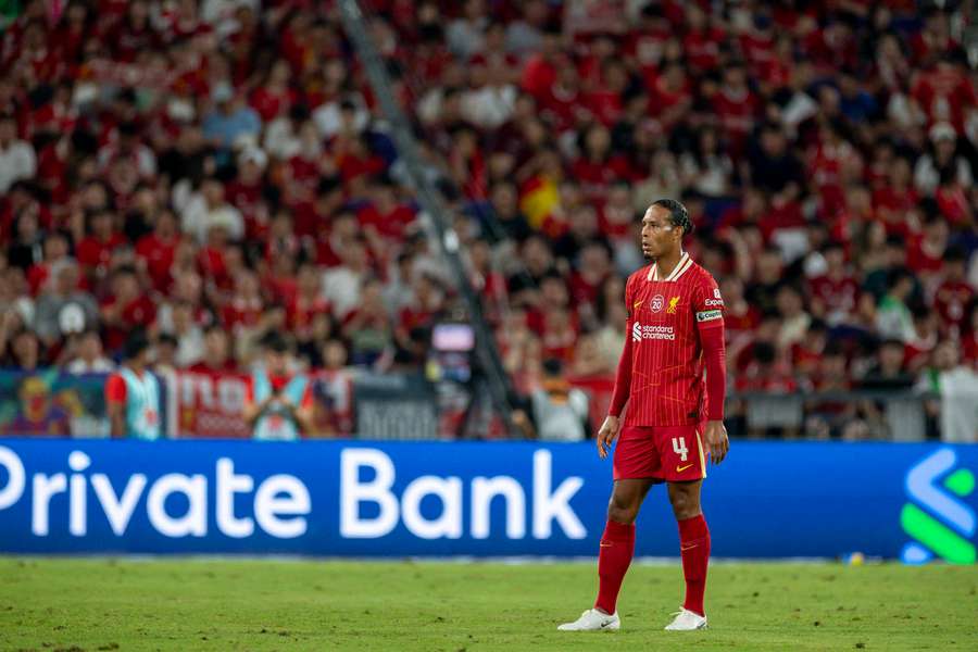 Van Dijk frente ao AC Milan