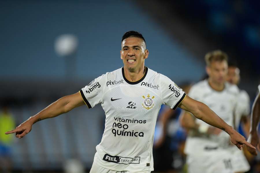 Balbuena abriu o placar no fim do primeiro tempo