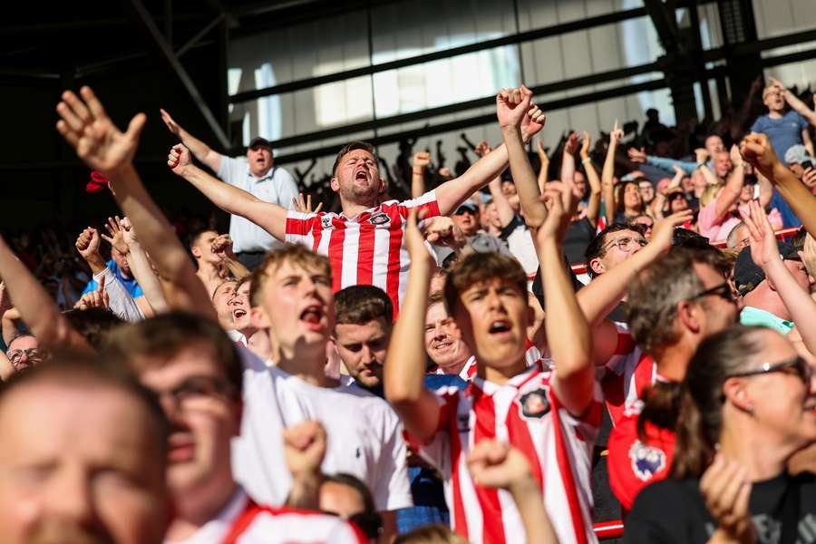 Sunderland hand Joe Cowan first professional contract Sunderland hand Joe Cowan first professional contract
