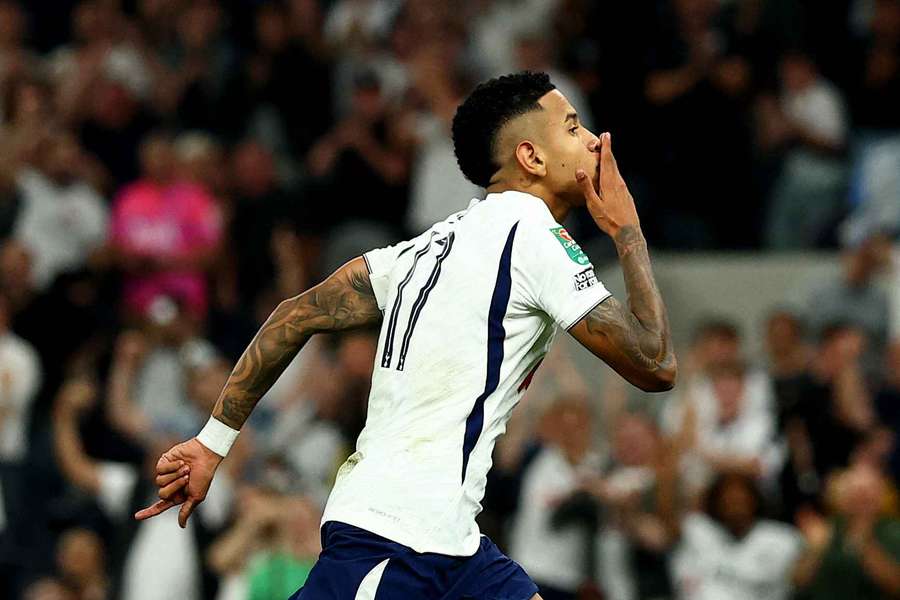 Savinho zaliczył udany debiut w barwach Spurs. Savinho zaliczył udany debiut w barwach Spurs.