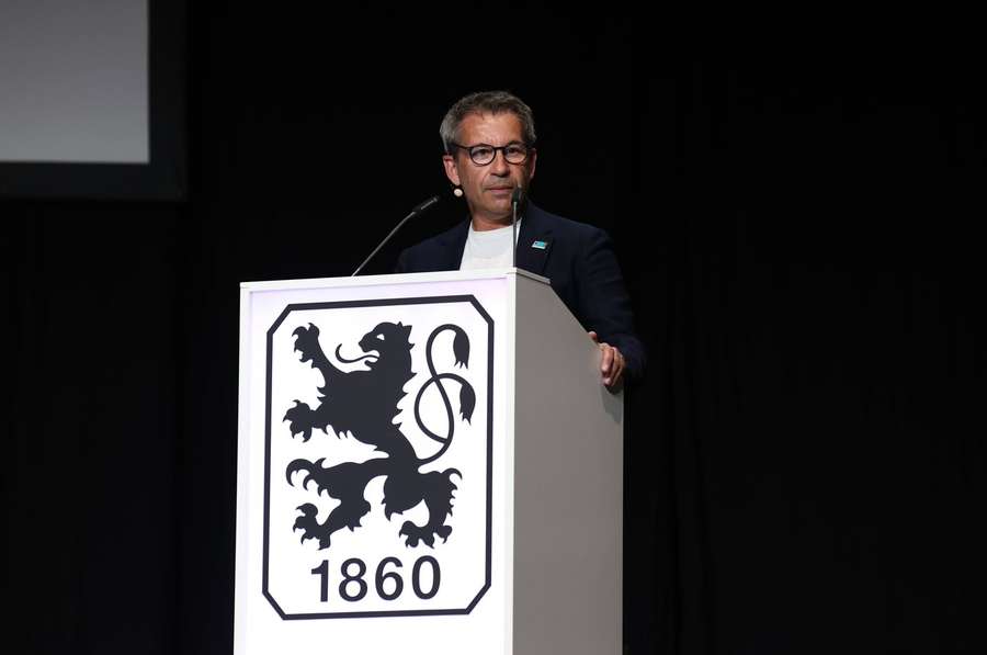 Gernot Mang, President of TSV 1860 Munich, at the lectern delivering a speech